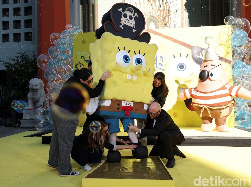 Jejak SpongeBob Terukir di Semen Hollywood